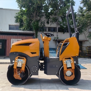 座驾式压路机ST1500